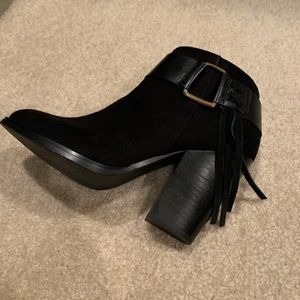 KENSIE NEVER WORN SUEDE BOOTIES SIZE  7